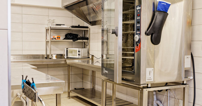 salle de réception à louer au marais vernier avec cuisine équipée